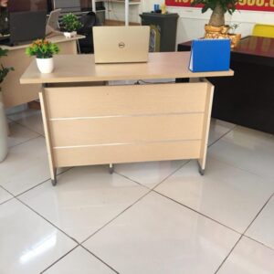 Bàn làm việc giá rẻ fami có hộc - DL0064